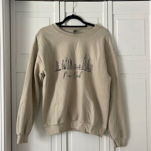 New York City Skyline Stencil Tan/Cream Sweatshirt Size Medium